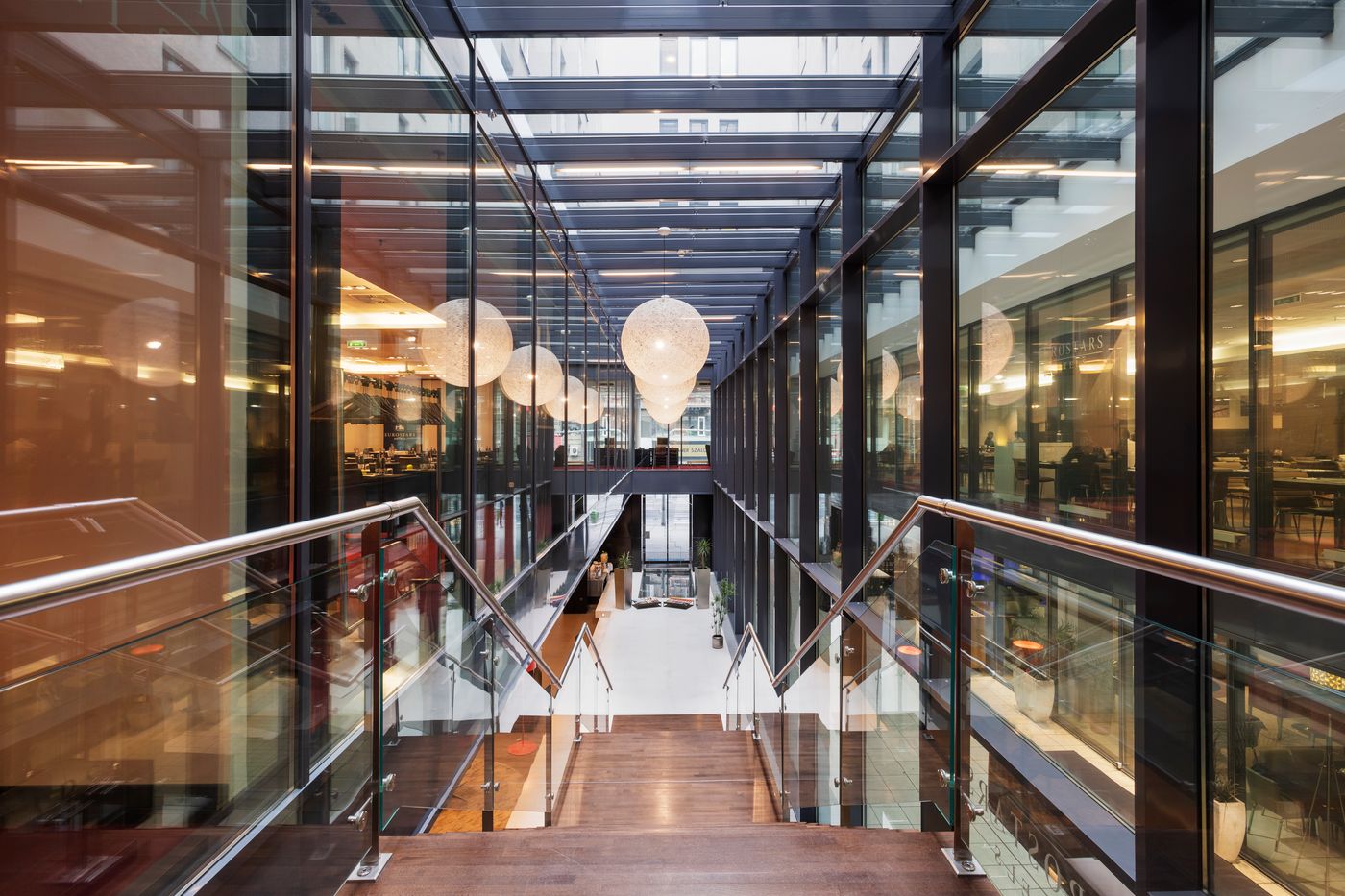 Exe-Budapest-Center-Lobby-14