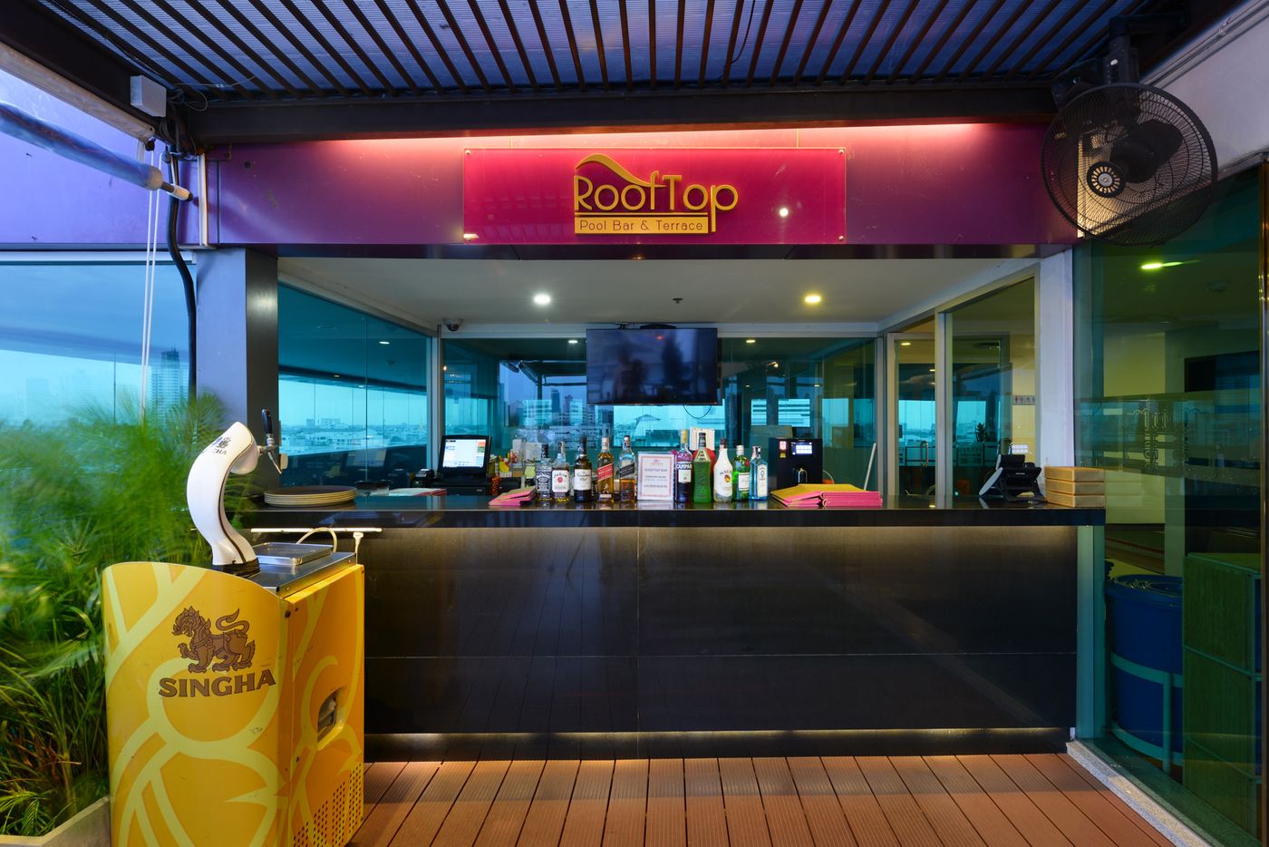 Hotel-Royal-Bangkok---Chinatown-Bar-7