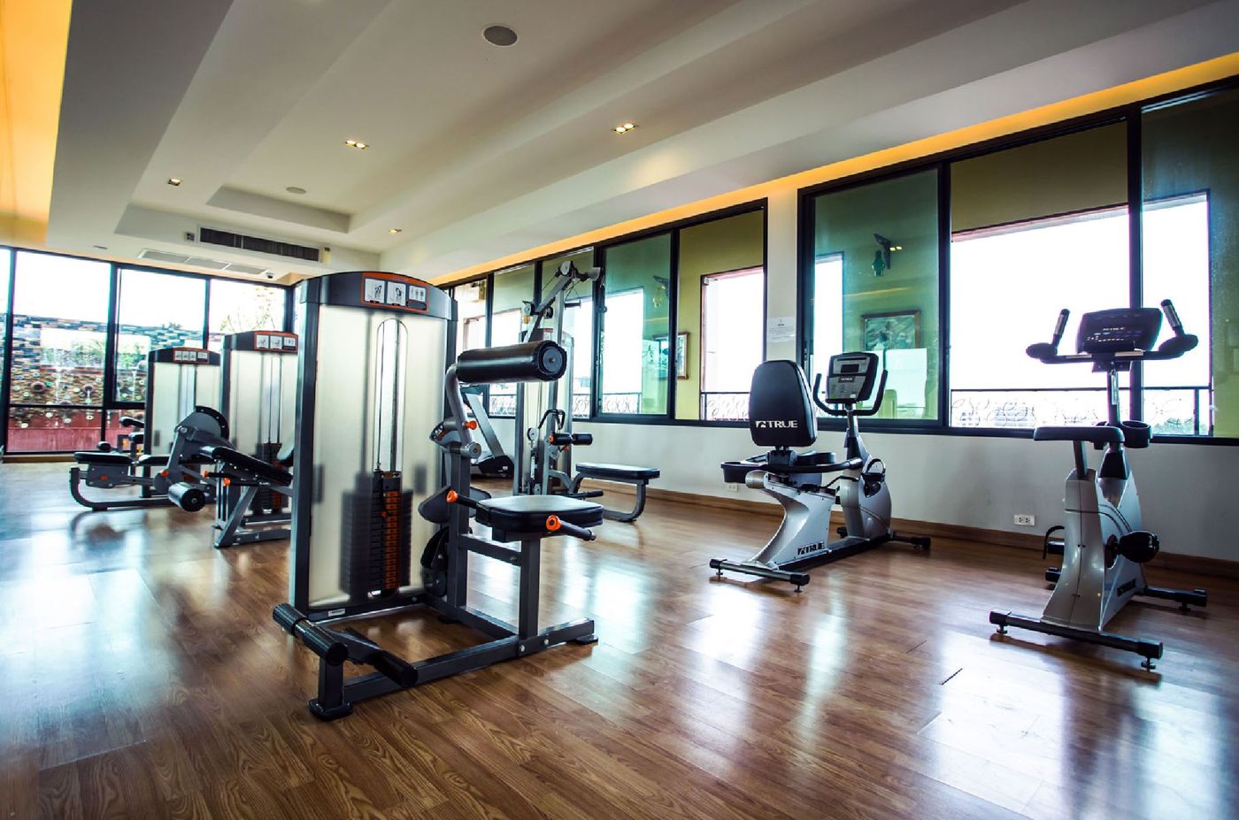 Nouvo-City-Hotel-Sports-and-Entertainment-57