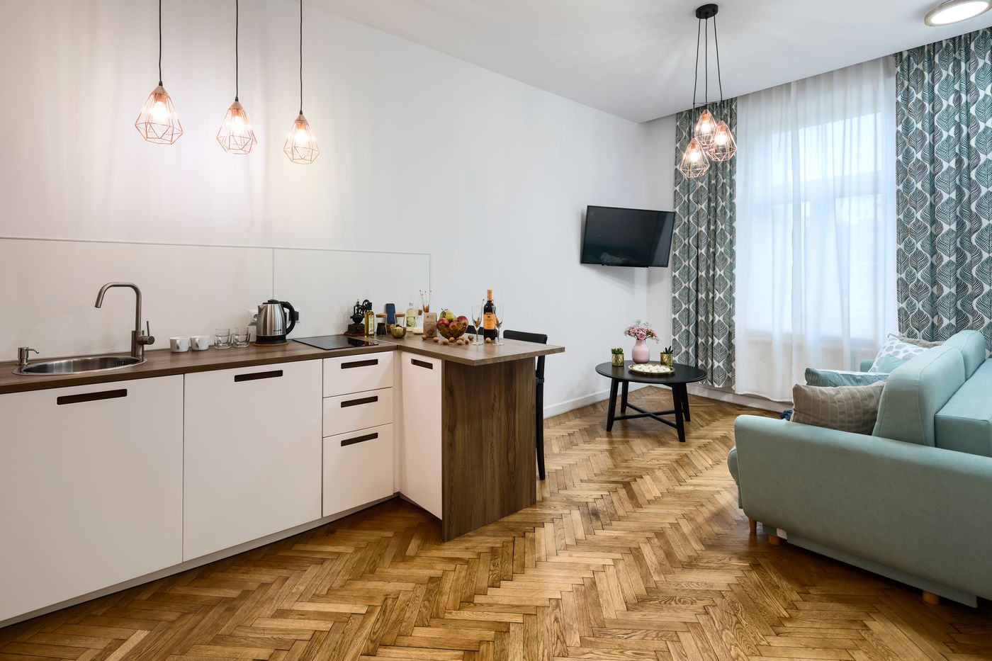 Platinum-Suite-Room-14