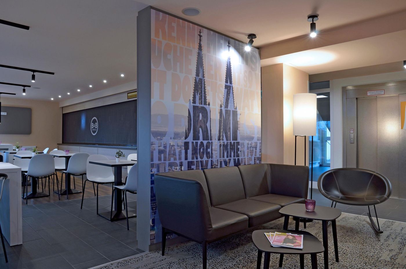 B-B-Hotel-Koln-West-Lobby-8