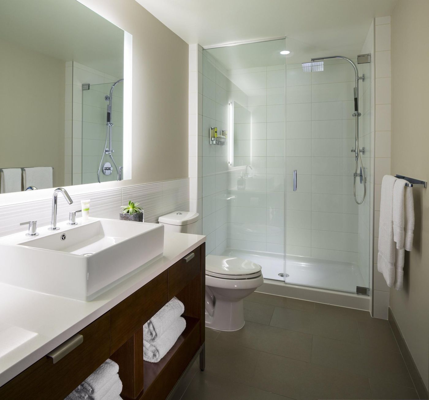 Element-Vancouver-Metrotown-Room-25
