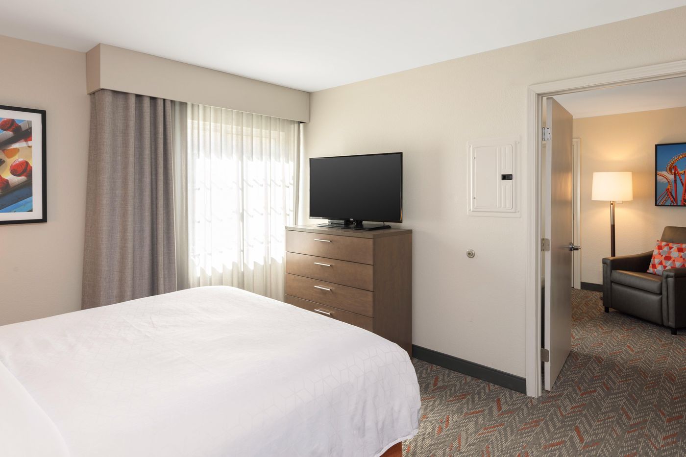 Candlewood-Suites-Anaheim-Resort-Room-24