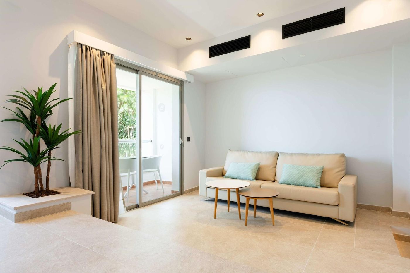 THB-Los-Molinos-Class-Room-59