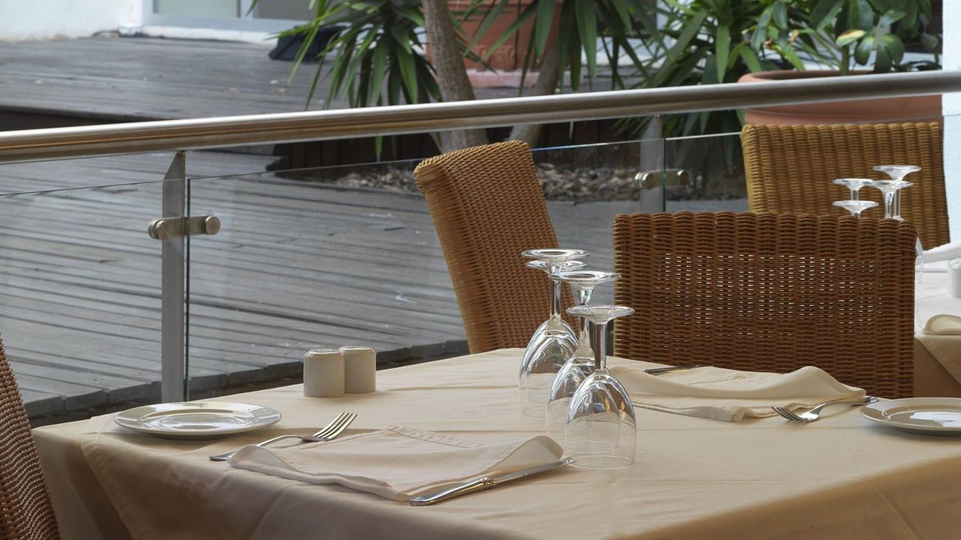 Yellow Praia Monte Gordo