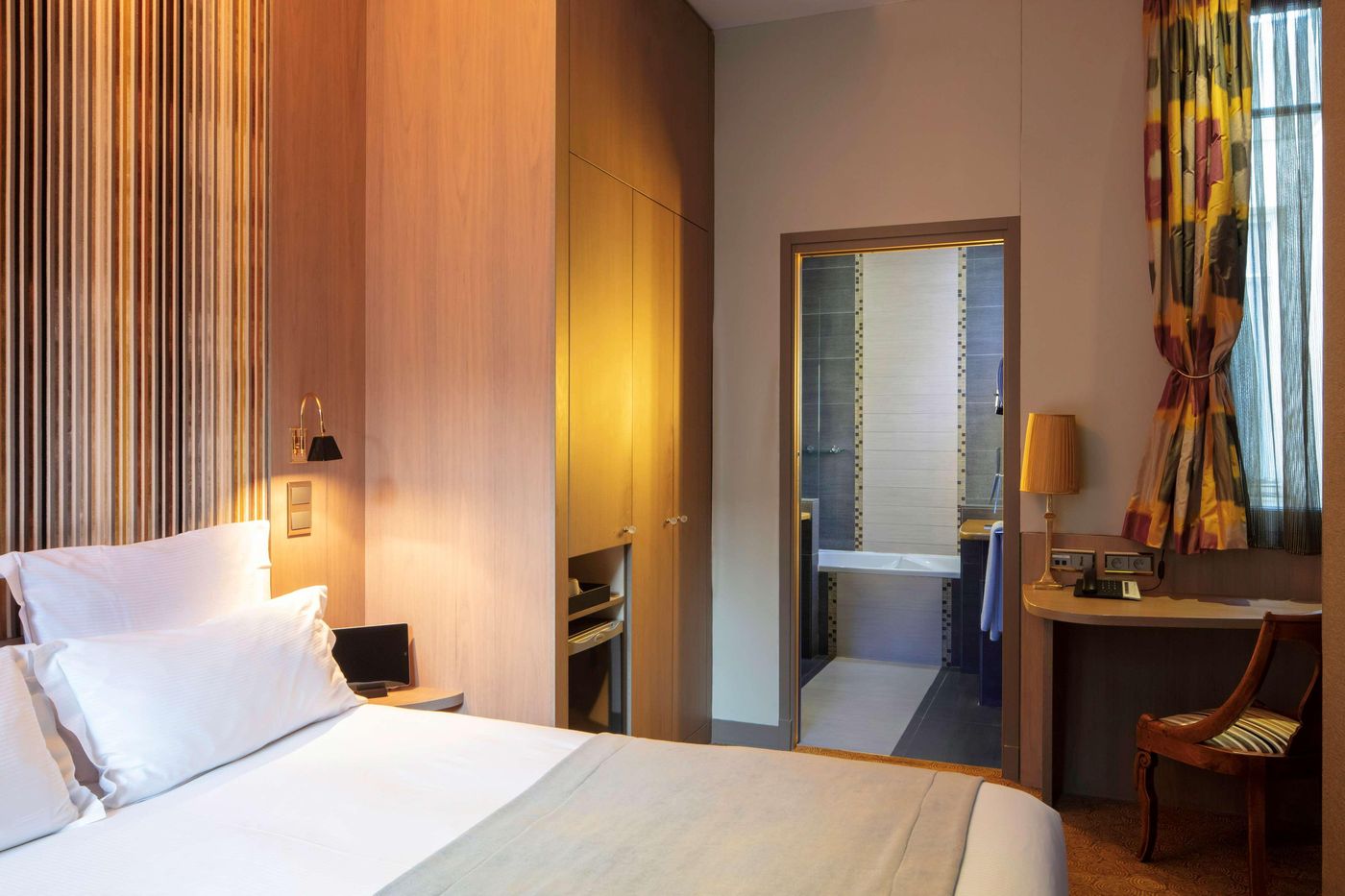 Regent-s-Garden---Astotel-Room-24