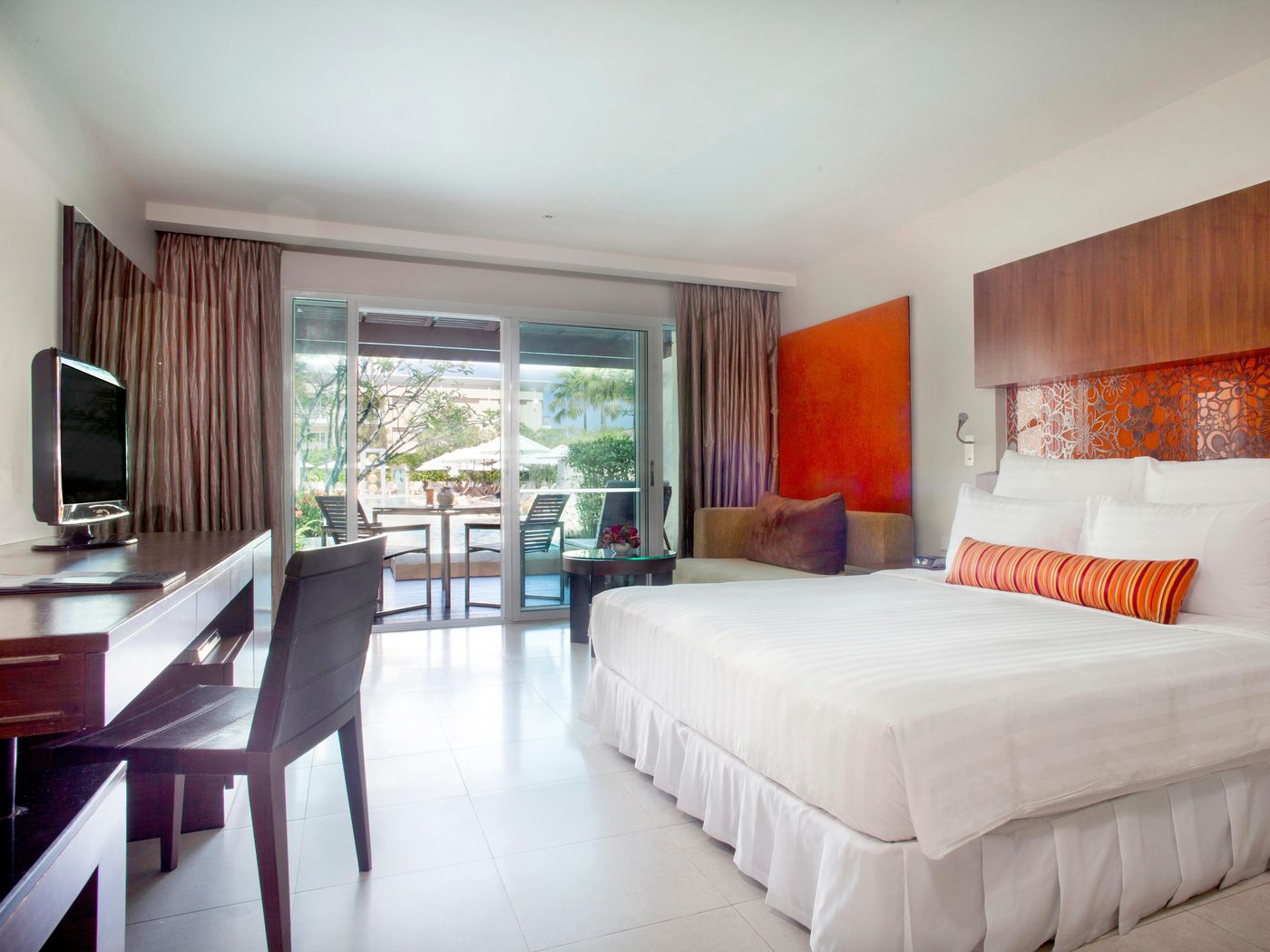 M-Social-Hotel-Phuket-Room-17