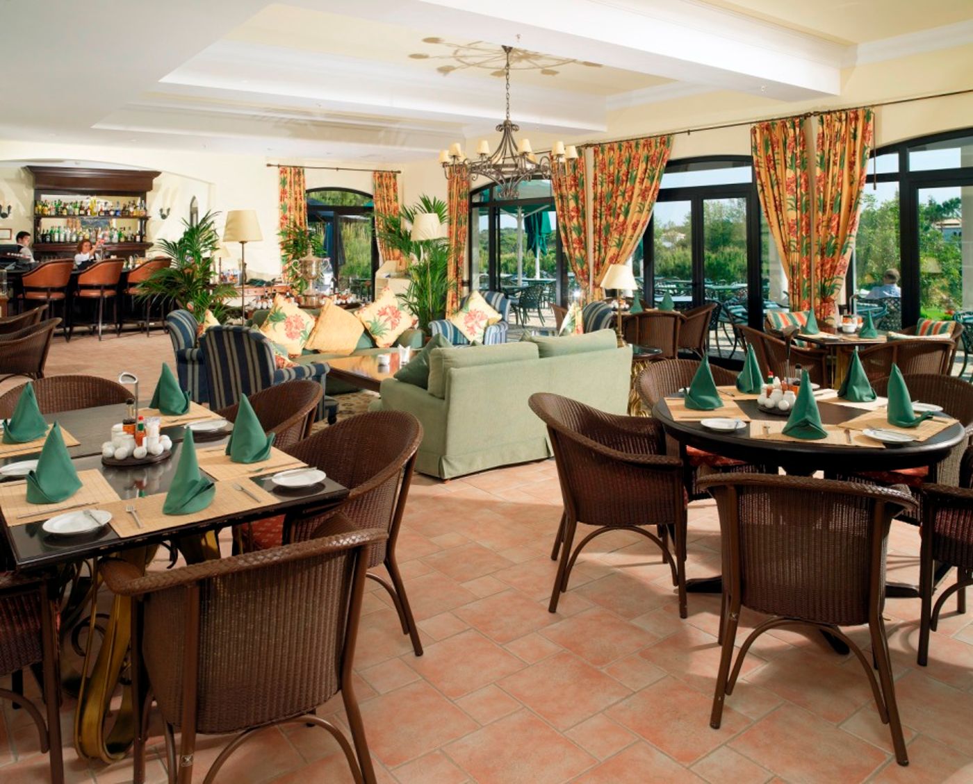 Pine-Cliffs-Hotel--a-Luxury-Collection-Resort-Restaurant-47