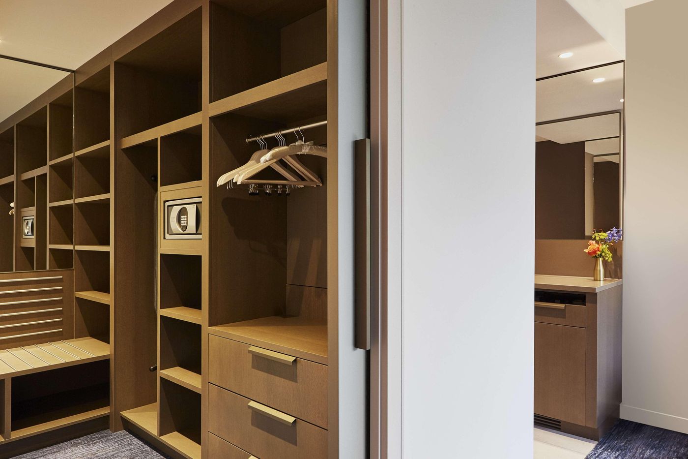 Hyatt-Regency-Amsterdam-Room-54