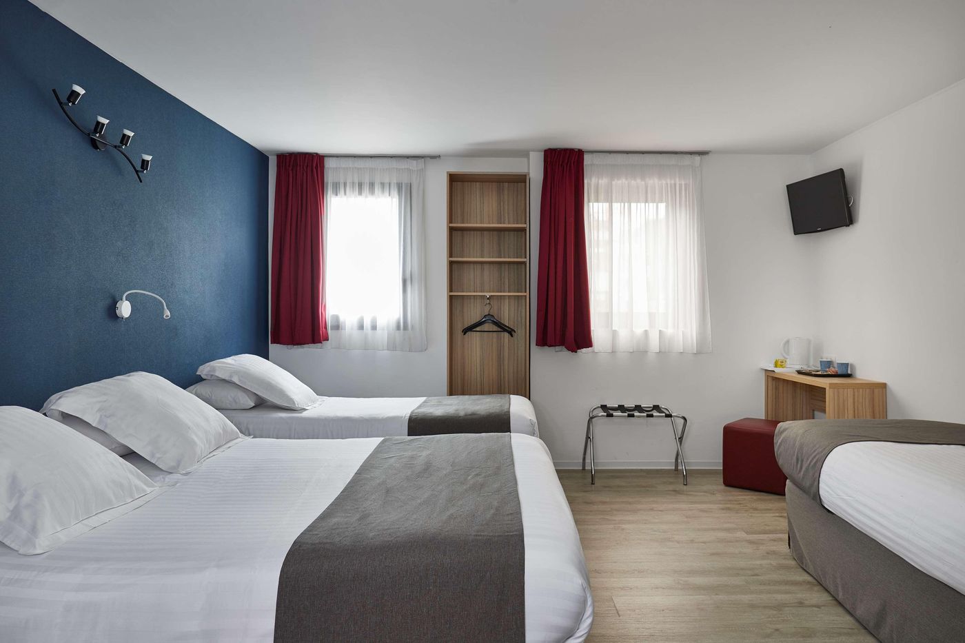 Kyriad-Nice-Ouest-Stade-Saint-Isidore-Room-4