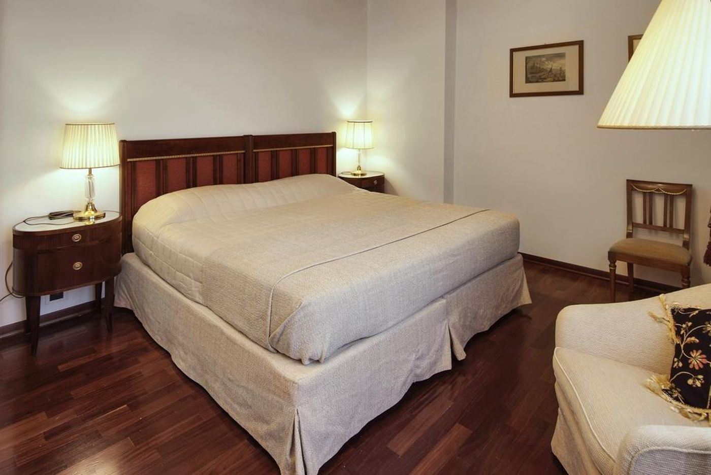 500-Bed---Breakfast-General-view-4