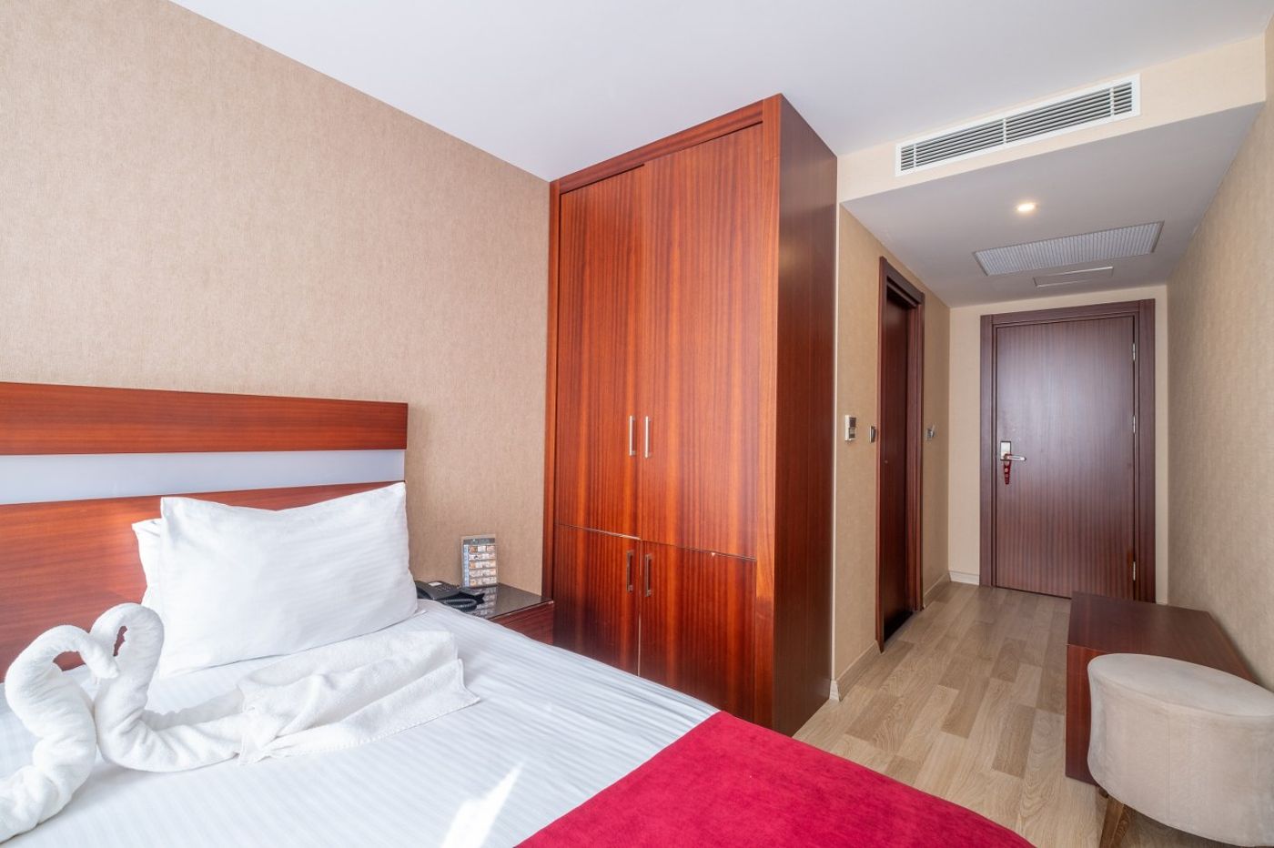 Park-by-Clover-Hotel-Room-18