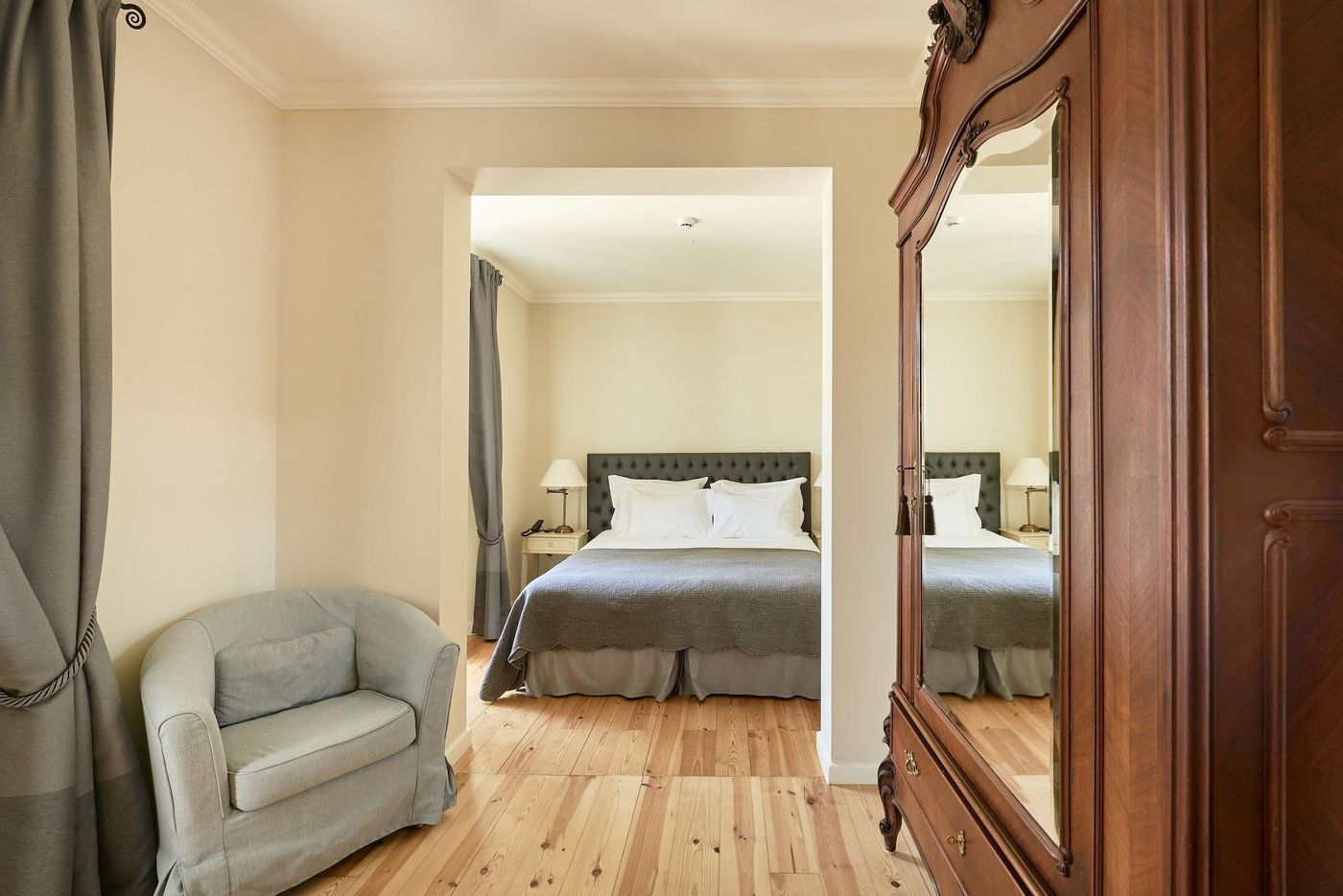 Alegria-A-Lisbon-Boutique-Hotel-Room-21