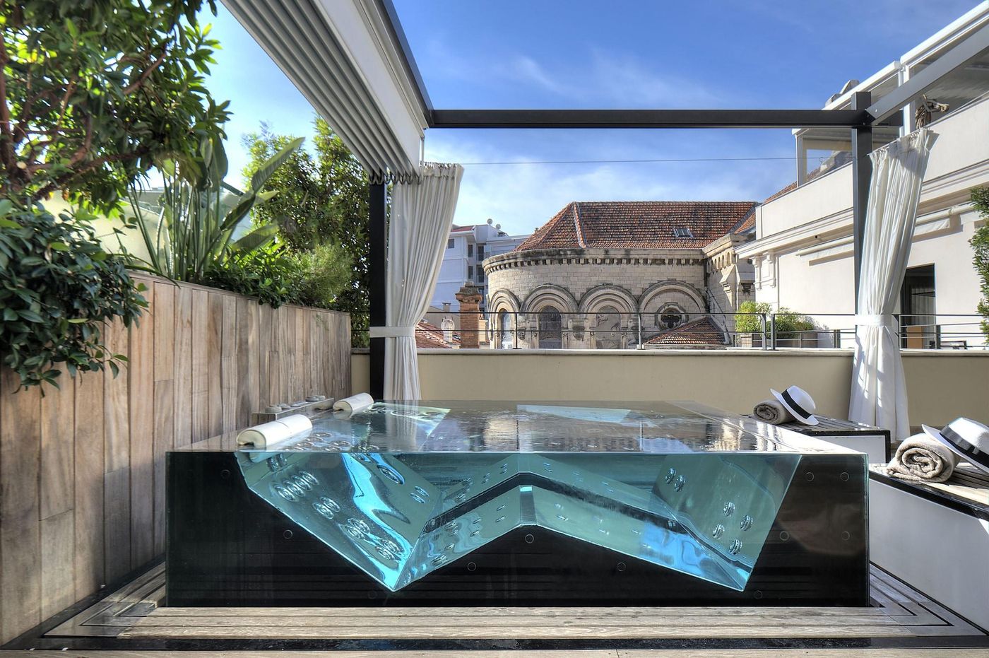 Five-Seas-Hotel-Room-6