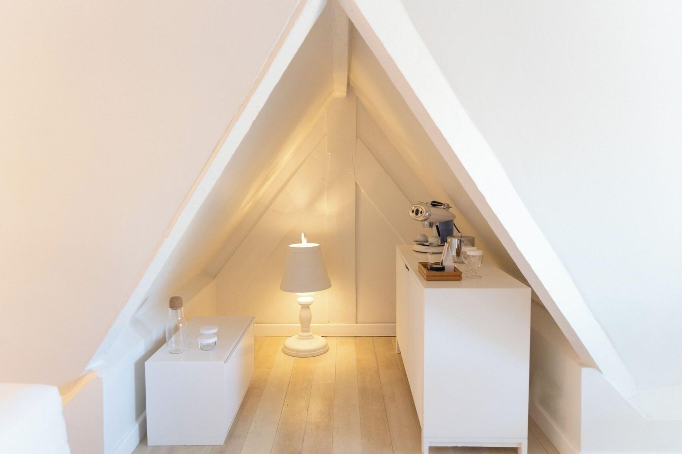 White-1921-Saint-Tropez-Room-37