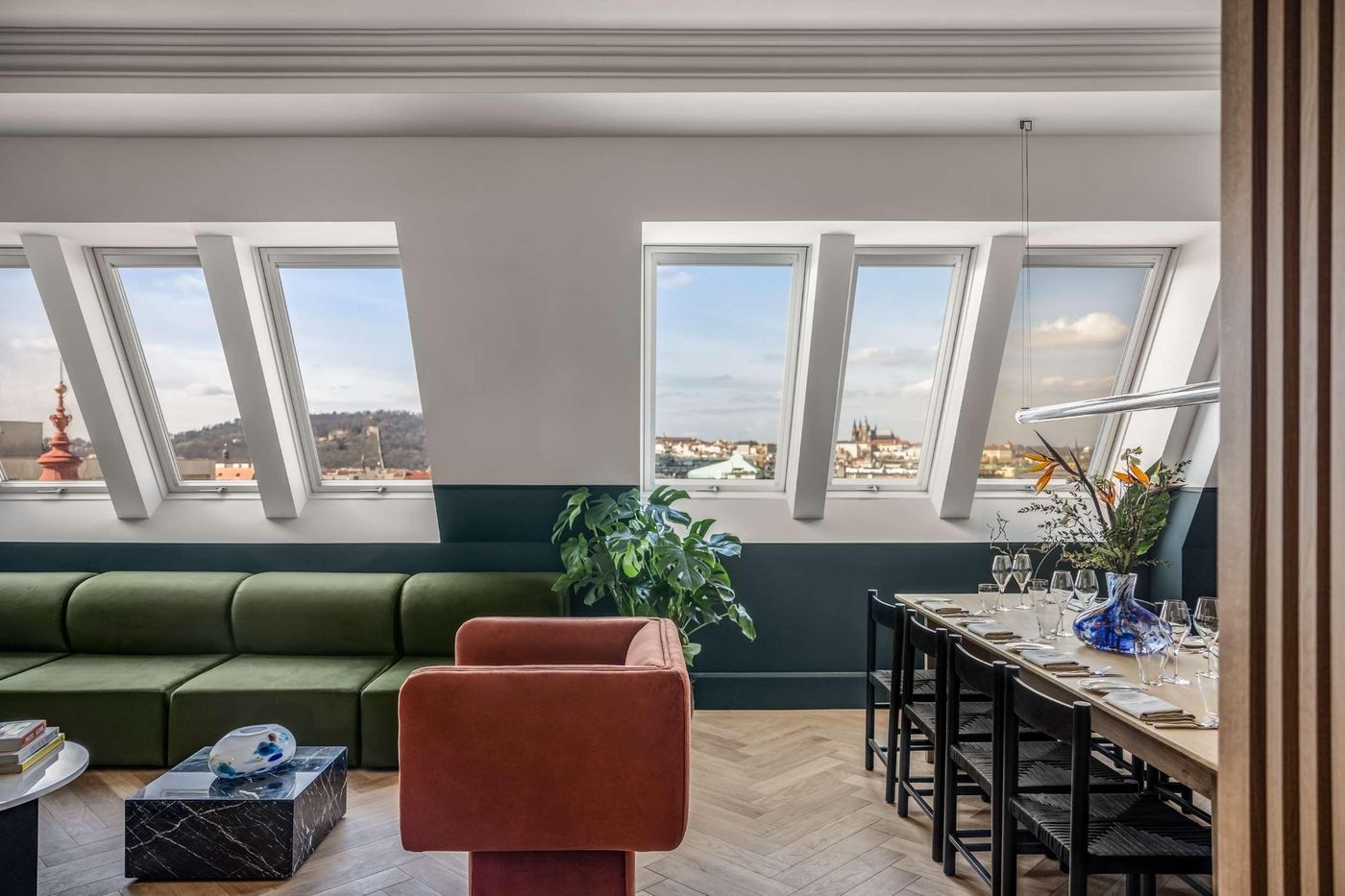 Almanac-X-Alcron-Prague-Room-4