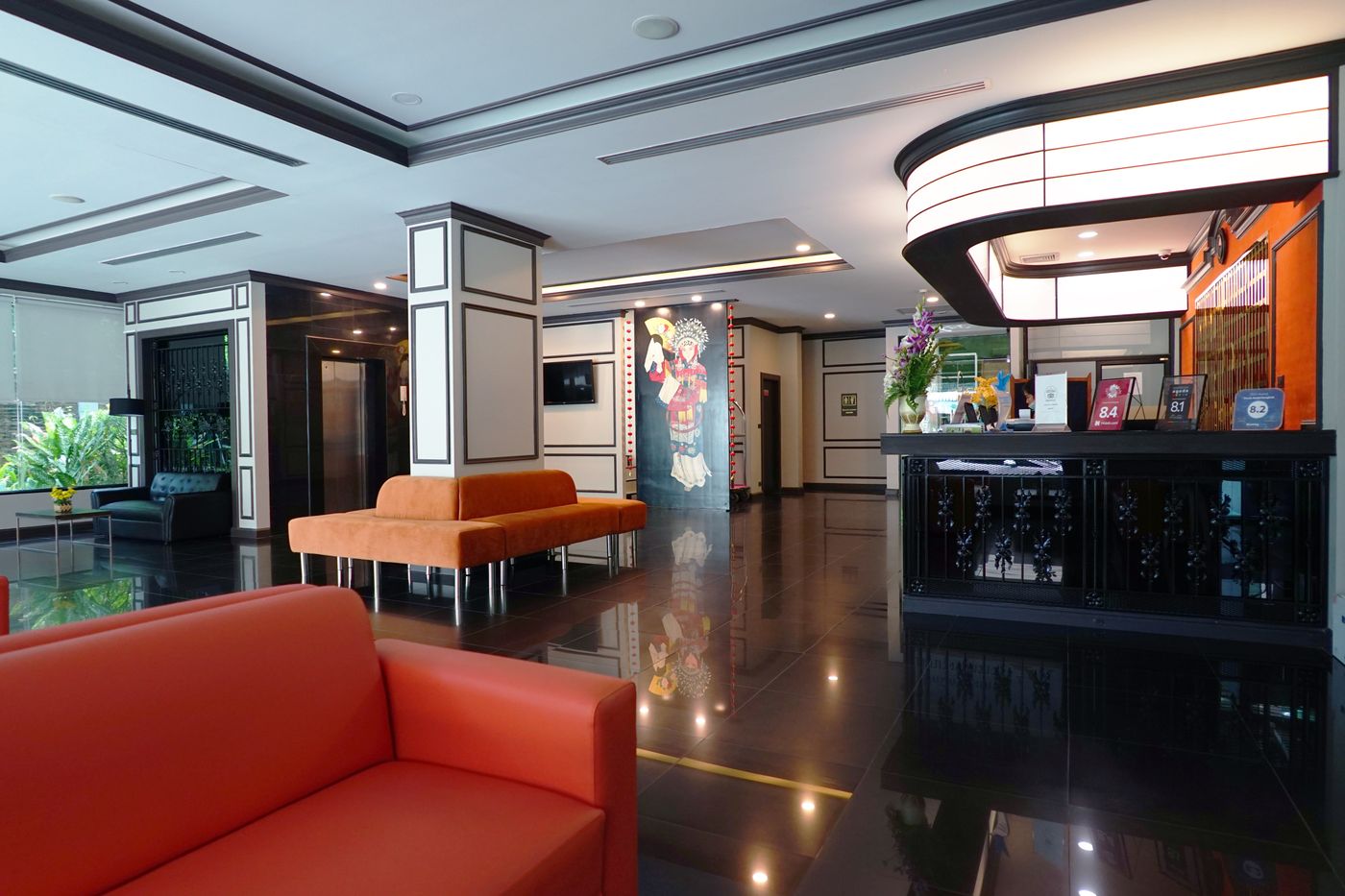 Picnic-Hotel-Lobby-2