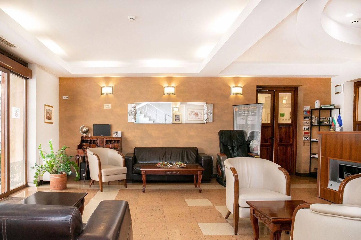 Niky-Bulgaria-SOFIA-Lobby-7