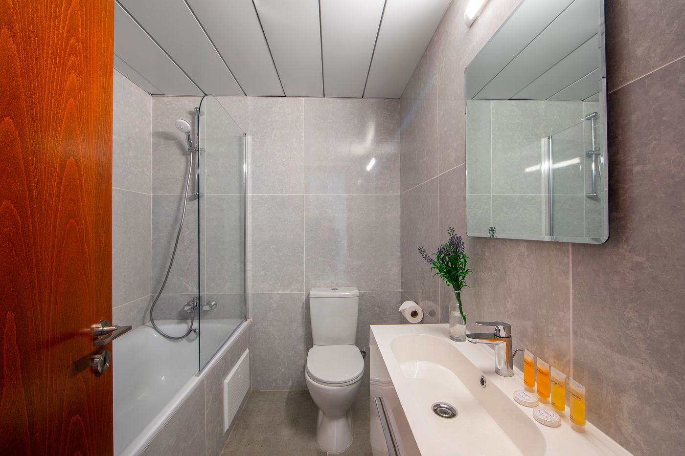 Kapetanios-Limassol-Hotel-Room-14