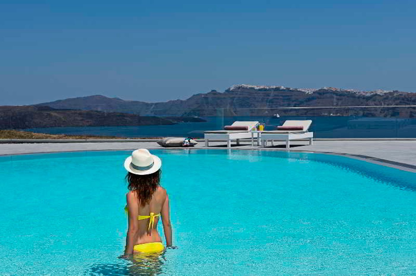 Acroterra-Rosa-Luxury-Suites-Pool-56