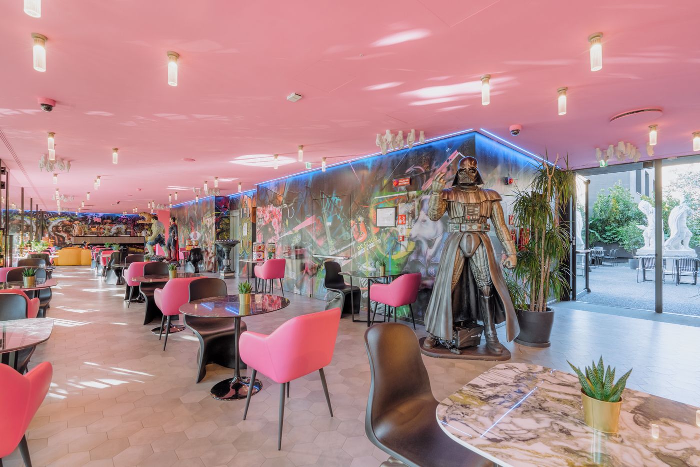 Collini-Rooms-Lobby-10