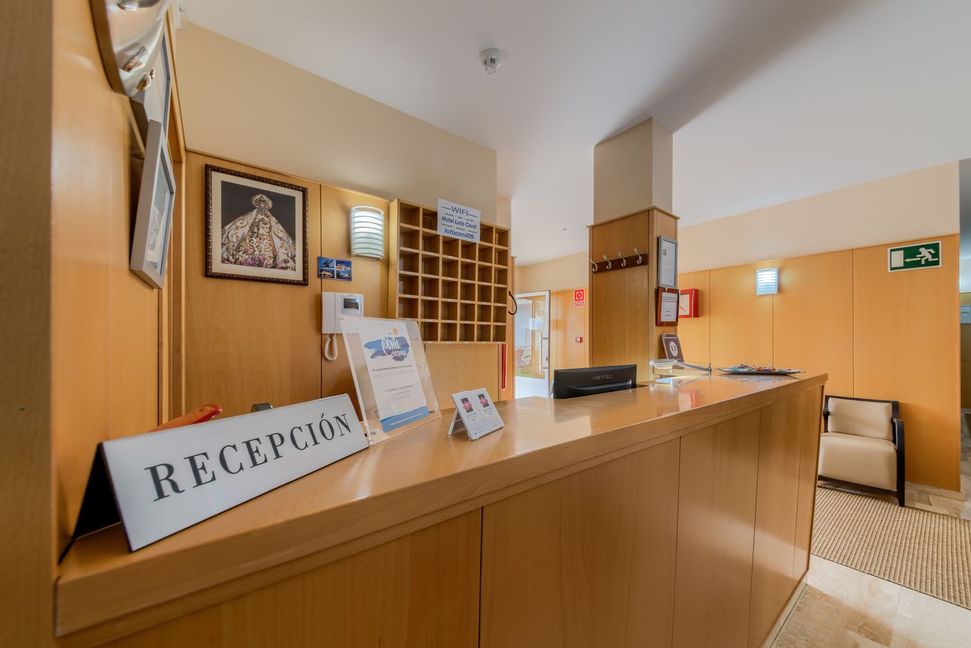 Loto-Conil-Apartamentos-Lobby-46