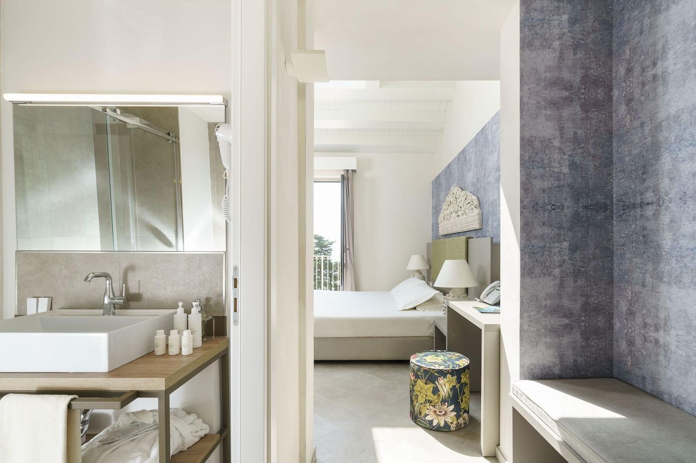 Luna-del-Raccolto--Green-Country-Hotel-Room-24