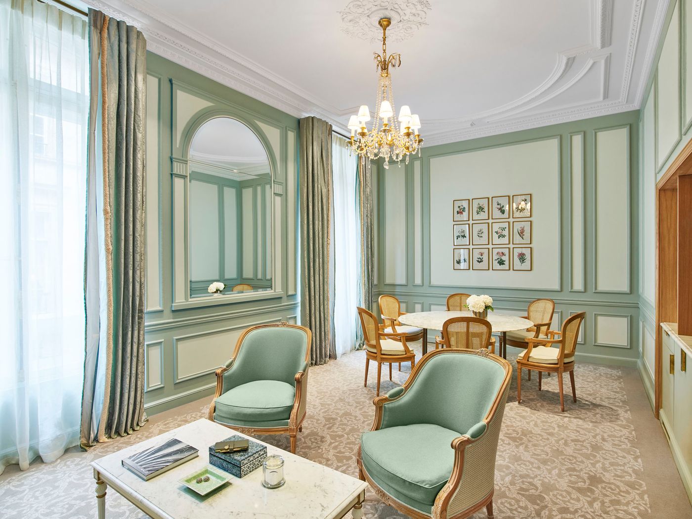 Le-Meurice-Room-3