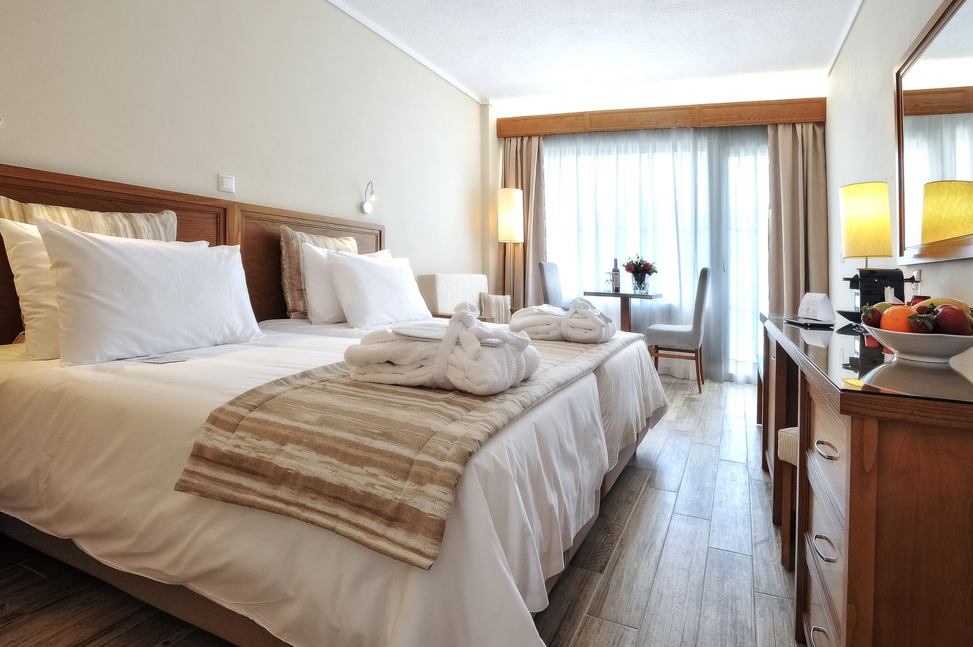 Mitsis-Alexander-The-Great-Room-17