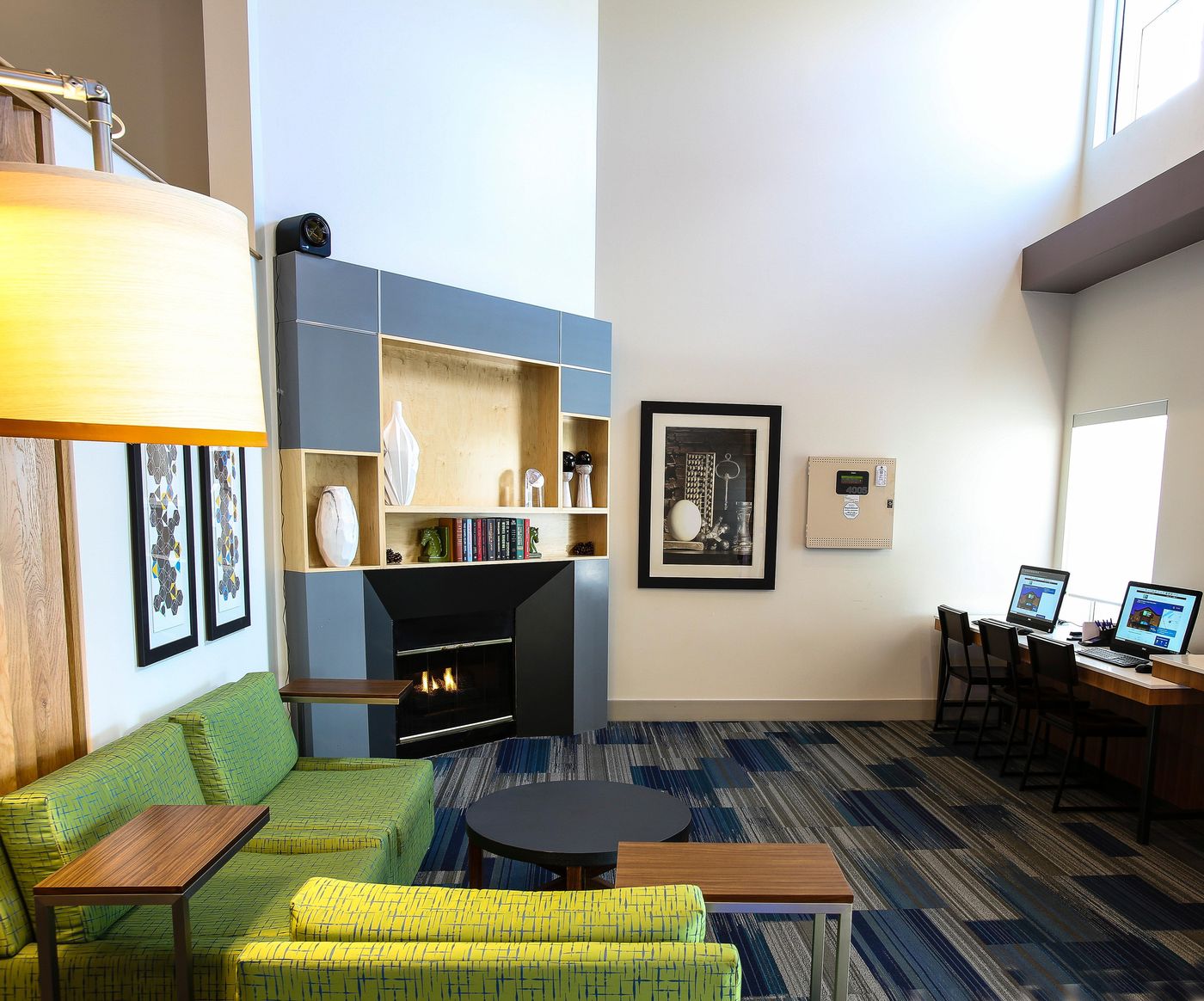 Holiday Inn Express Phoenix Airport -United States-PHOENIX-Lobby-6