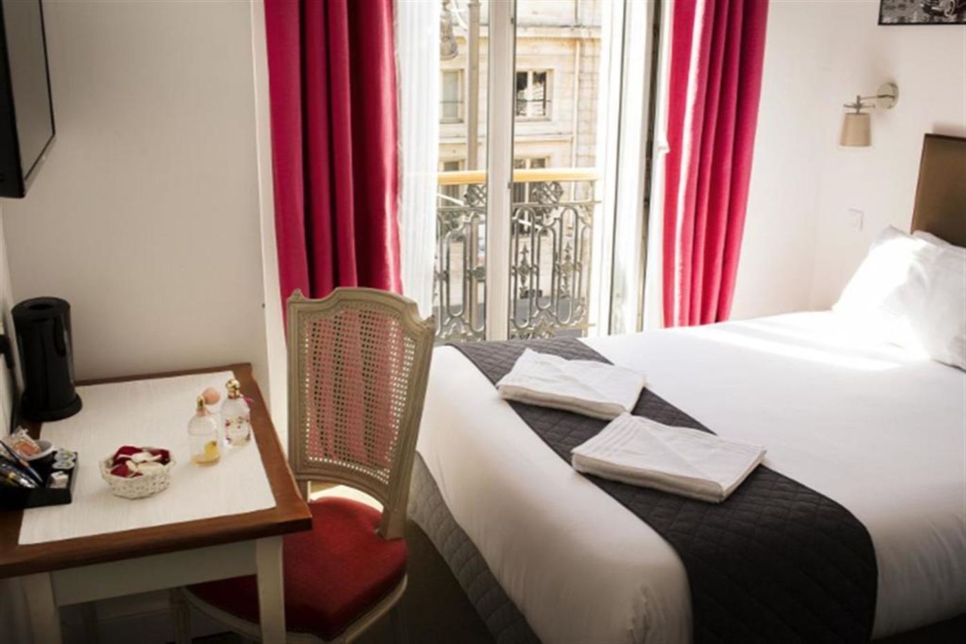 France-Louvre-Room-14