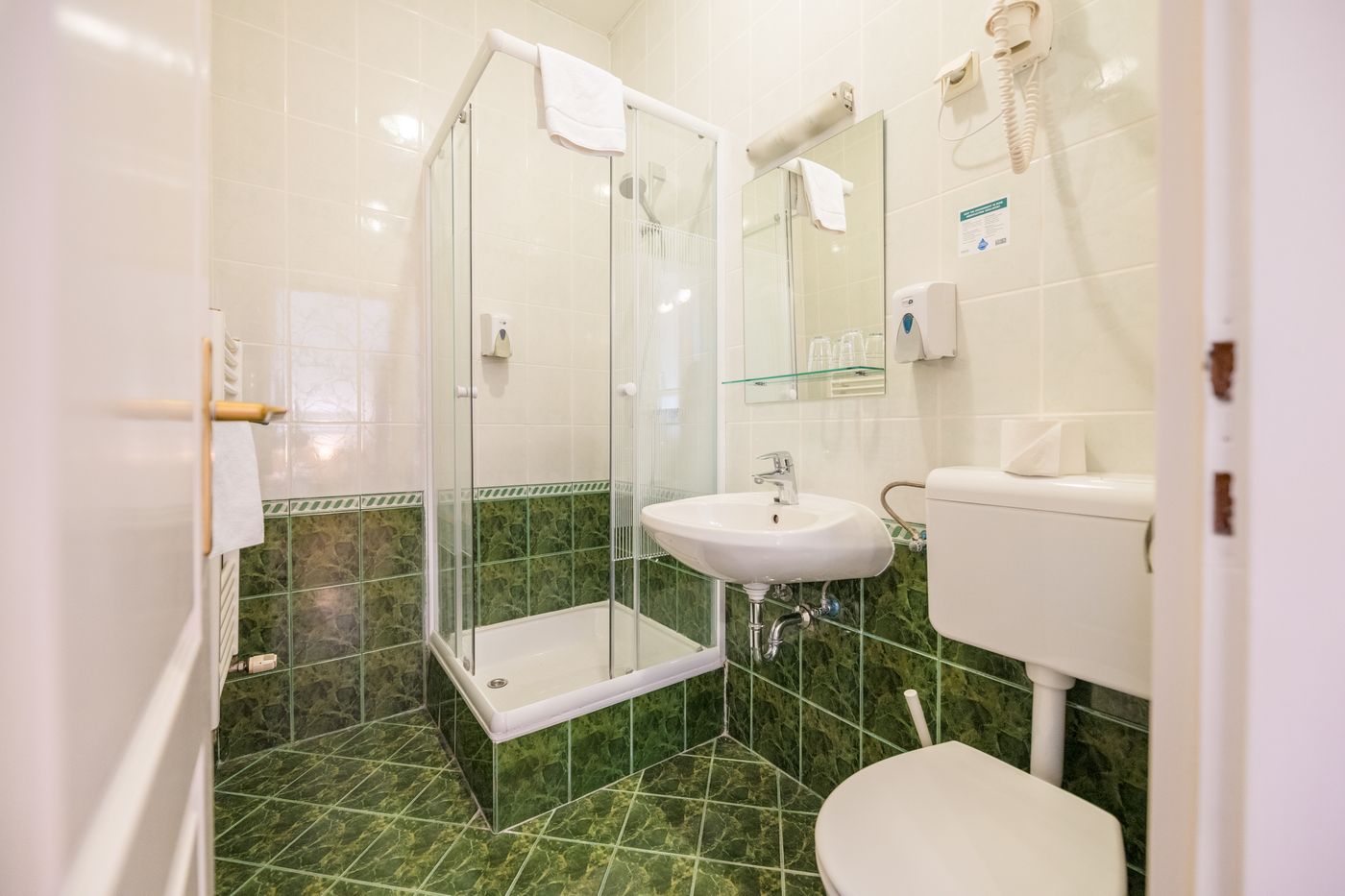 Baross-City-Hotel---Budapest-Room-34