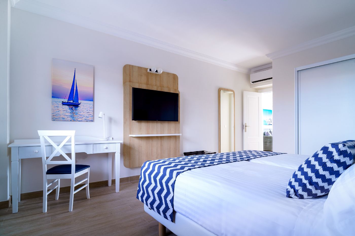 Hotel-Cordial-Marina-Blanca-Room-16
