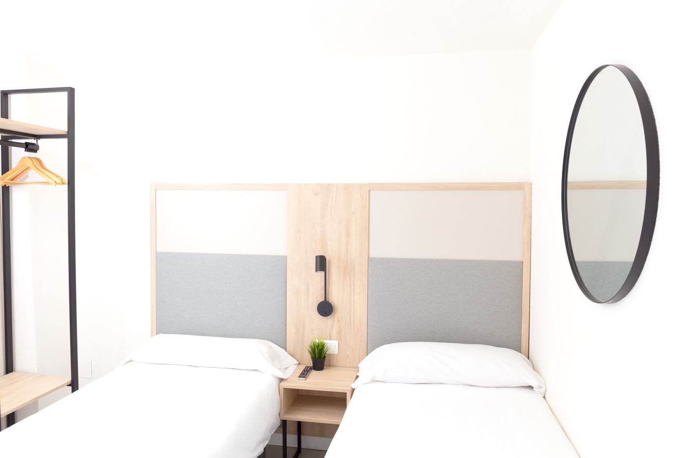 Dynastic Rooms Apartments