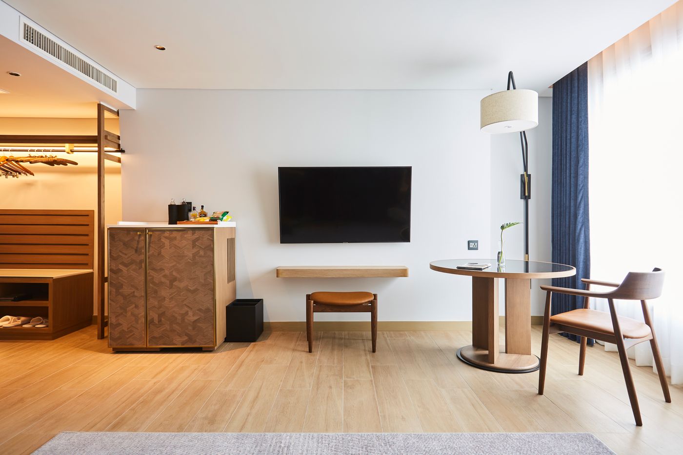 Montien-Hotel-Surawong-Room-32