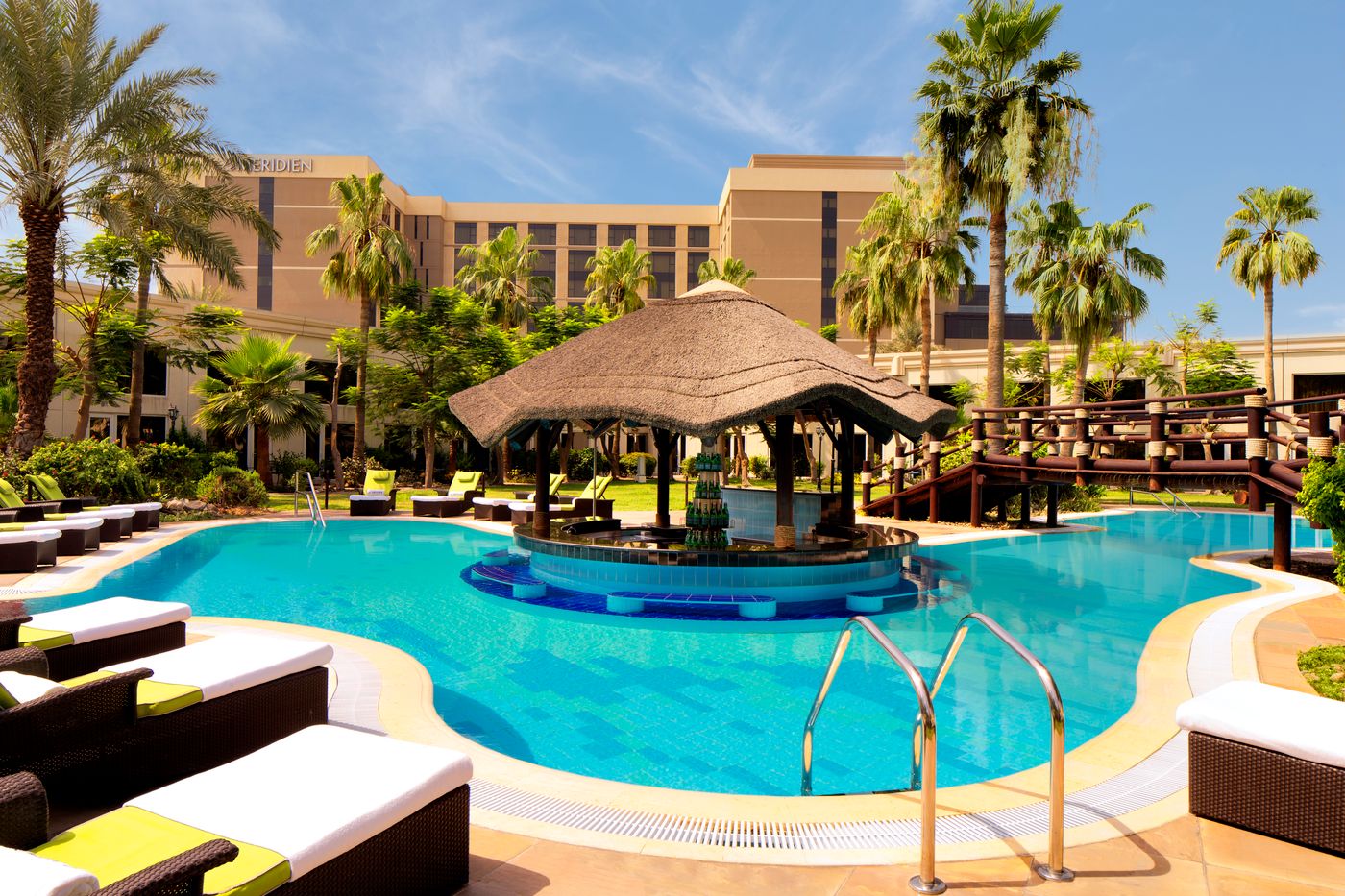 Le-Meridien-Dubai-Hotel---Conference-Centre-Pool-3