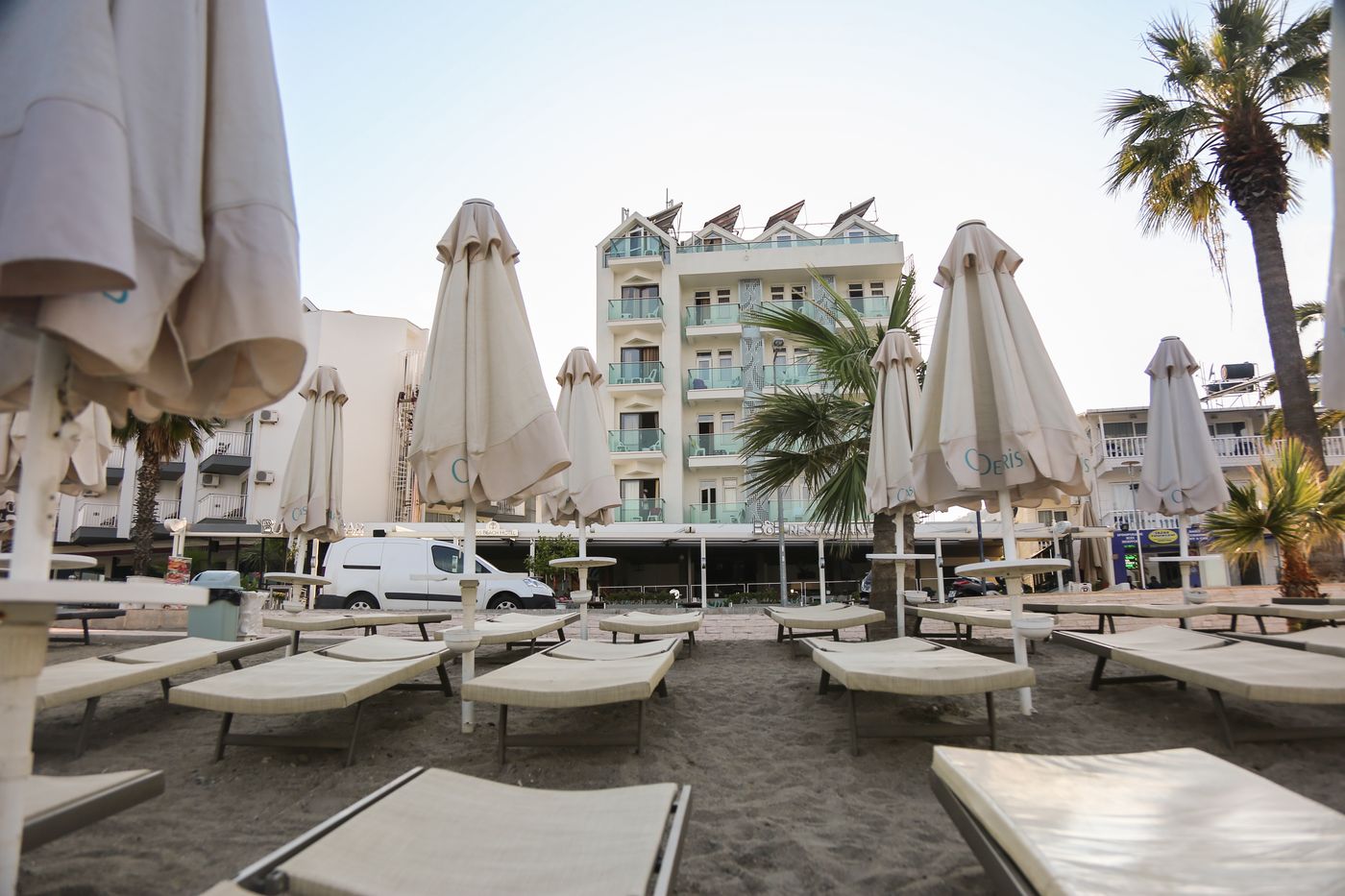 B-B-Yuzbasi-Beach-Hotel-Beach-2