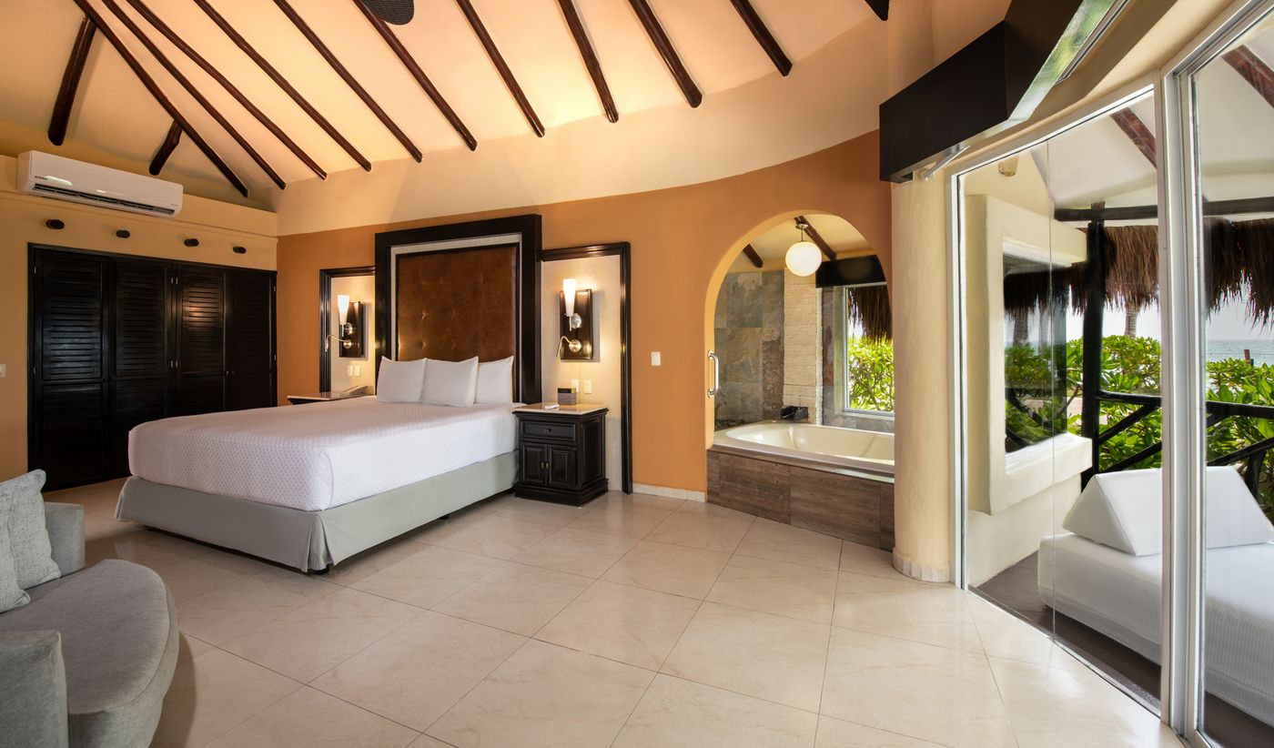 El Dorado Casitas Royale by Karisma 14.10