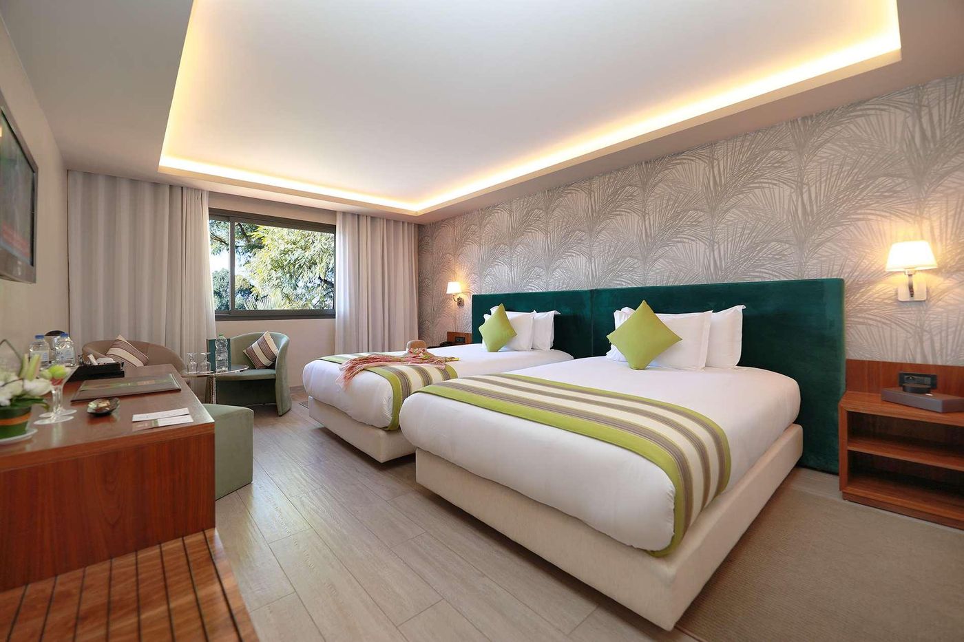 Kenzi-Rose-Garden-Room-13