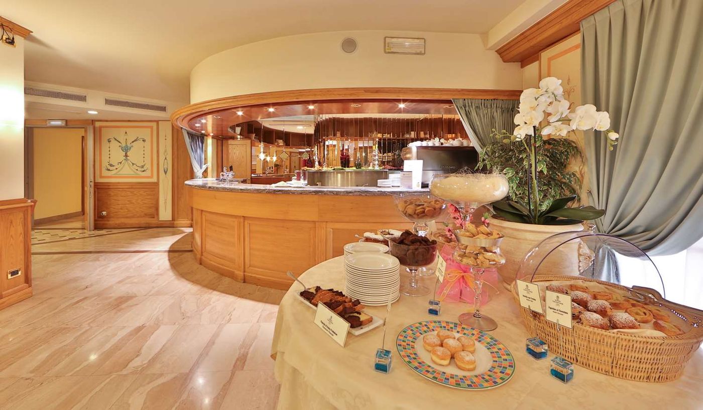 Best-Western-Grand-Htl-Guinigi-Restaurant-43