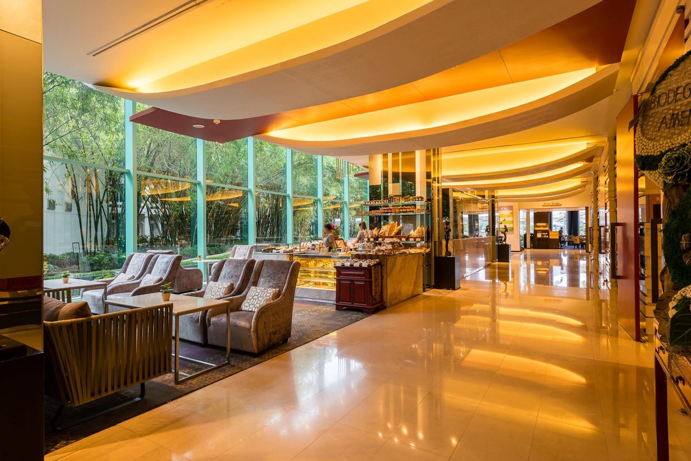 Chatrium-Hotel-Riverside-Bangkok-Bar-5