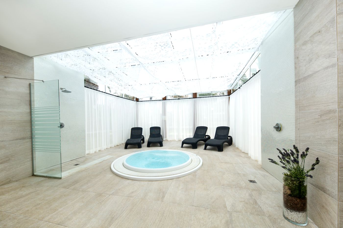 Club-Bahamas-Ibiza-Sports-and-Entertainment-55