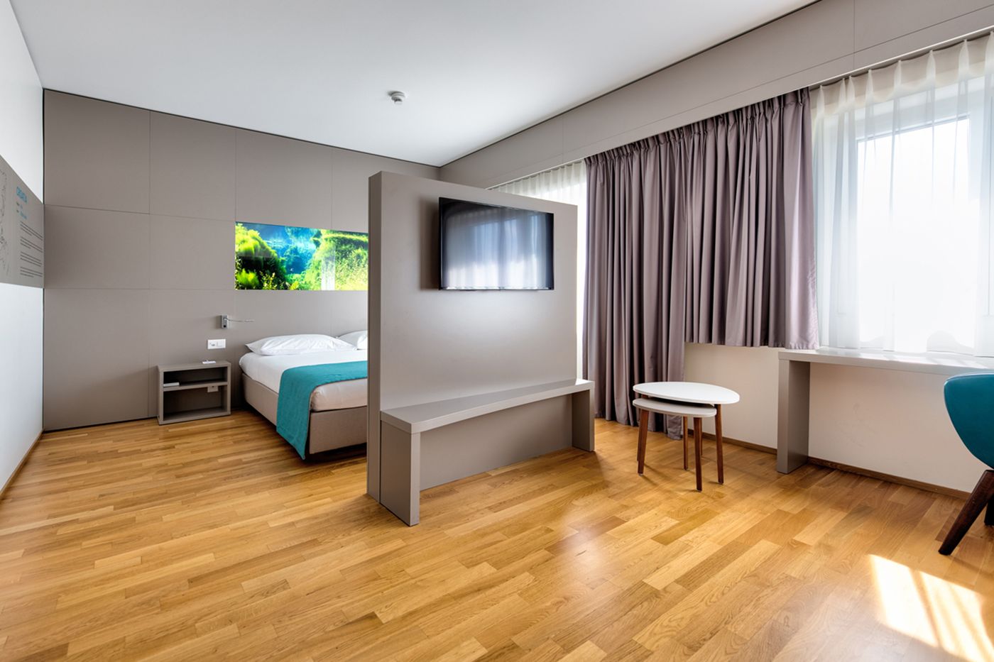 Aquatis Hotel-Switzerland-Lausanne-Room-6