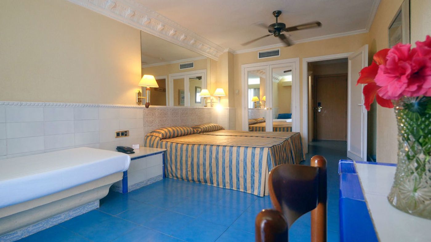 Diverhotel-Roquetas-Room-22