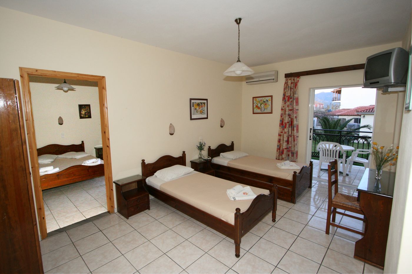 Village Inn Studios and Apartments