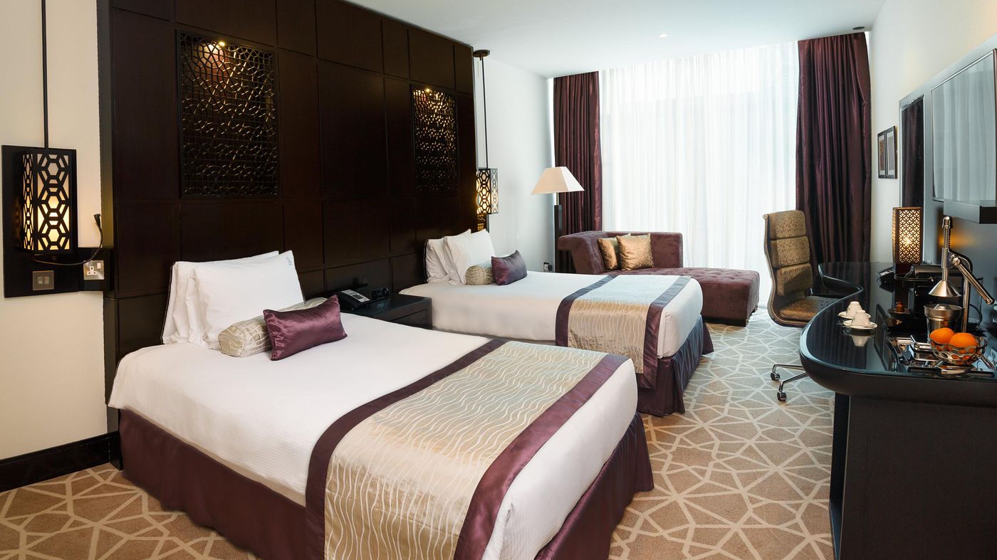 Holiday-Inn-Dubai-Al-Barsha-Room-25
