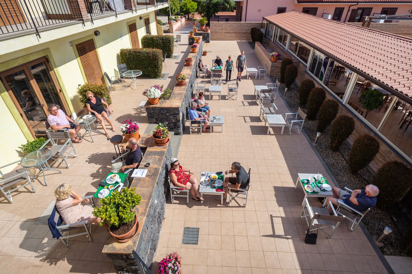 La-Terra-Dei-Sogni-Hotel---Farm-House-Bar-16