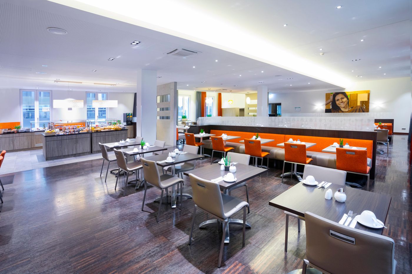 Select-Hotel-Berlin-The-Wall-Restaurant-13