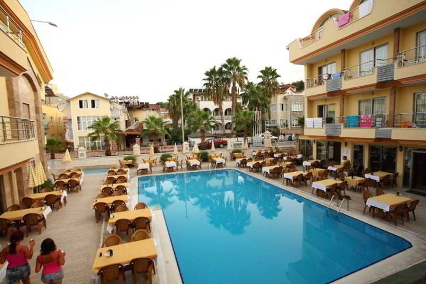 Grand-Lukullus-Hotel-Pool-2