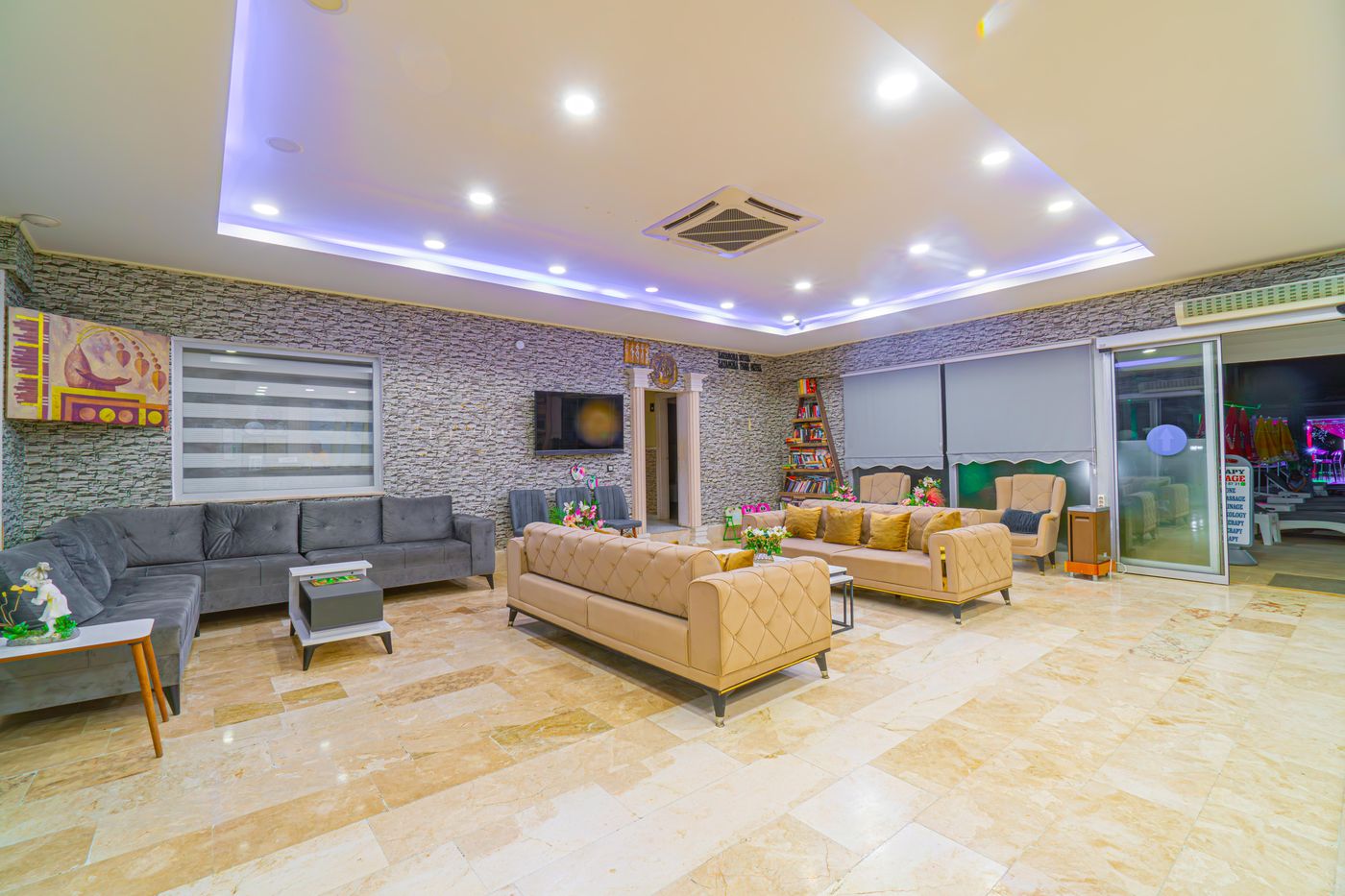 Sayanora-Hotel-Lobby-63